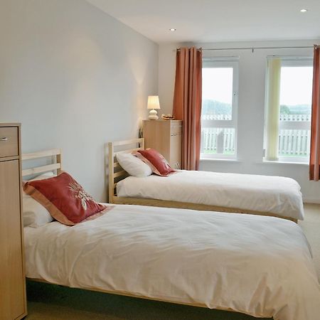 Waters Edge Villa Llanelli Exterior photo